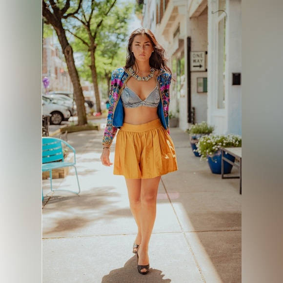 AMUR Tami Pleated Skort Shorts Turmeric Gold size 8 - Picture 15 of 16